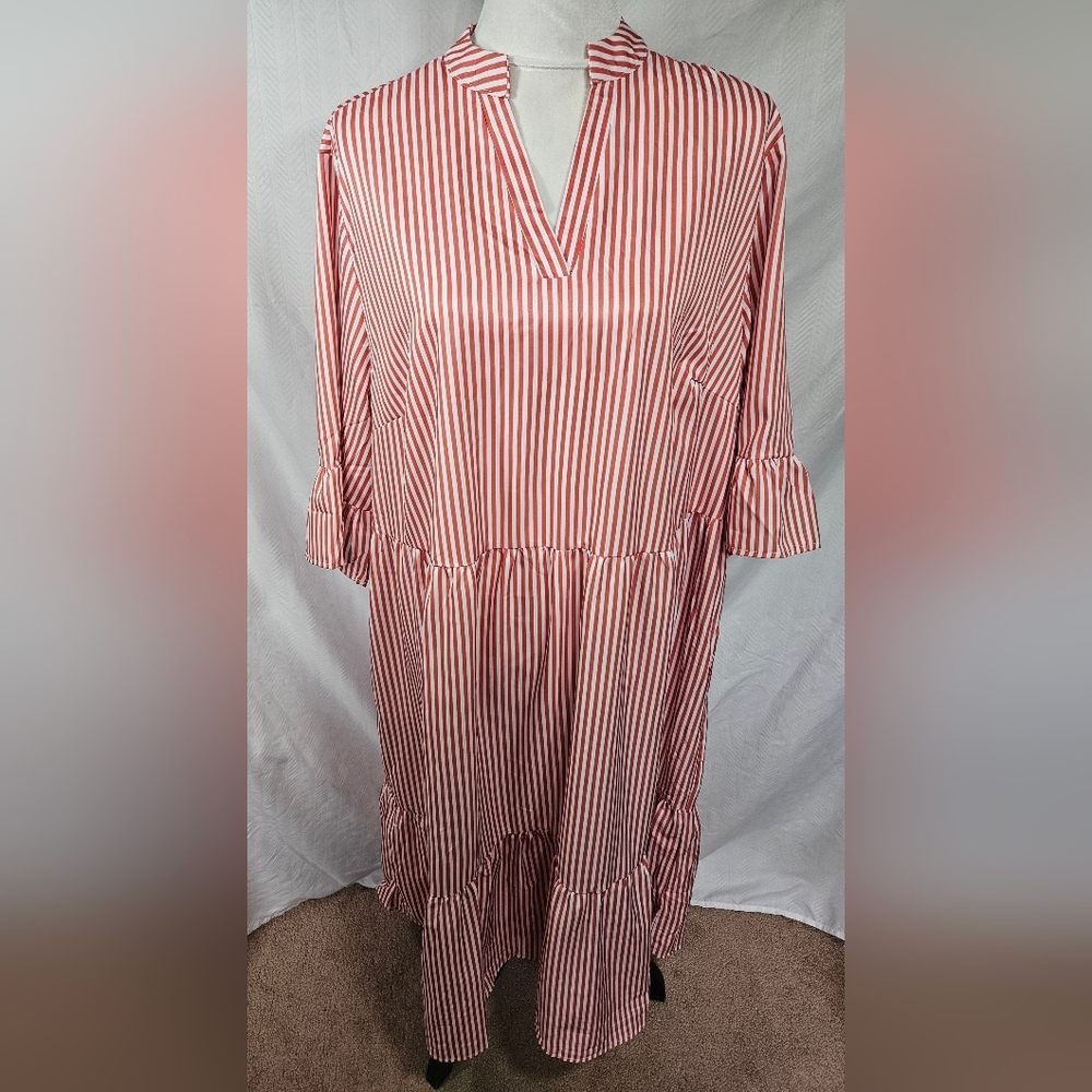 Striped Red and White Women's Plus Size Dress 2X - Picture 2 of 7